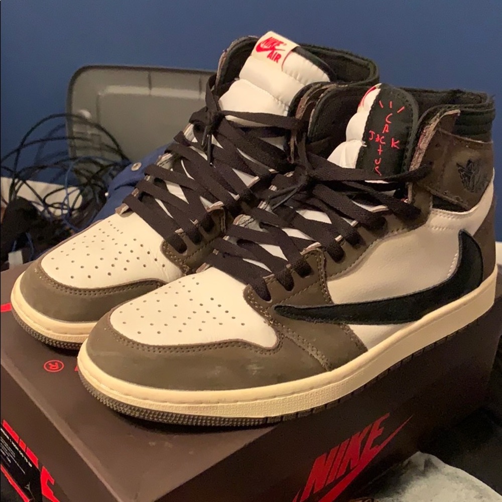 UA TRAVIS SCOTT BO0TLEGS for swish